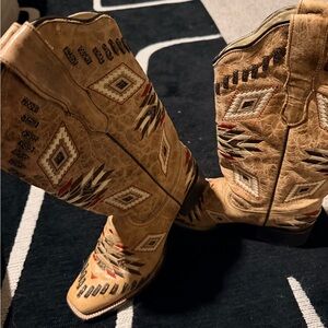 Tan Embroidered Women's Heeled Cowboy Boots